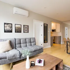 Trendy Little Italy 3 Bedroom By Den Appartement Montréal