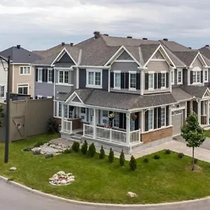 Guest house Beautiful Unit In Nepean, Ottawa